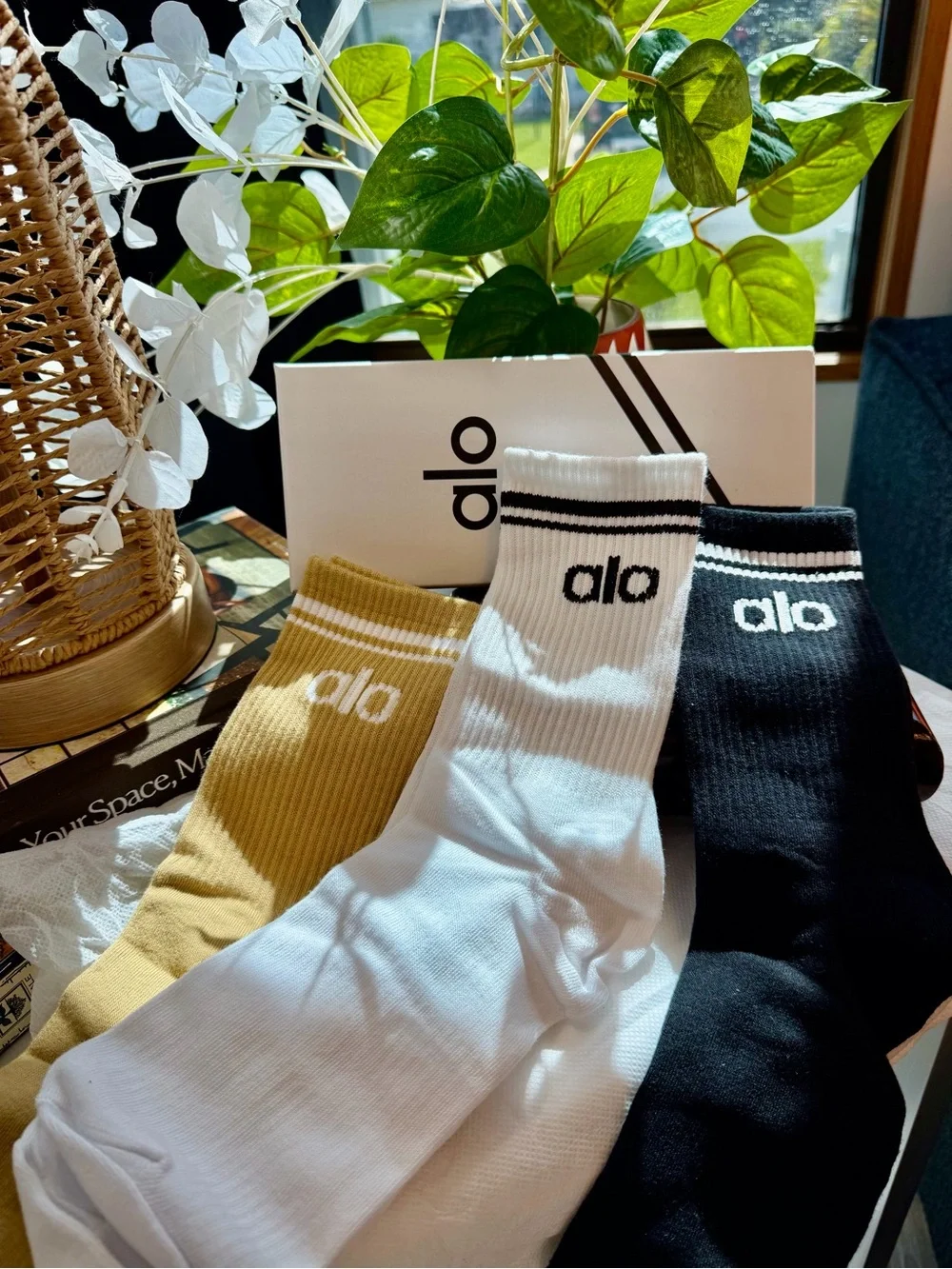 ALO Yoga Crew Socks - White, Mustard, Black (3-Pack)